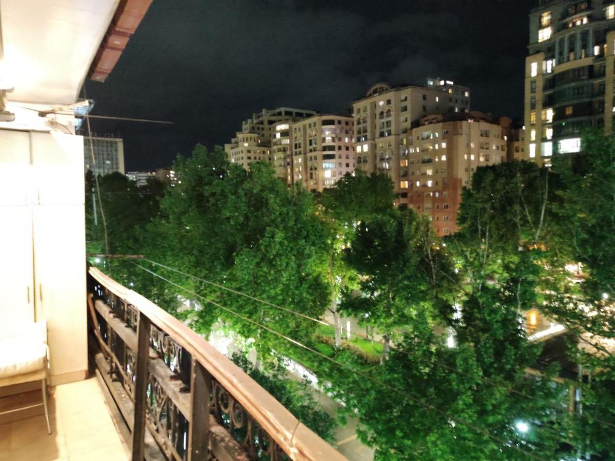 Hotel In Center Of 耶烈万 外观 照片